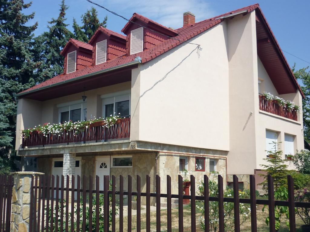 Irénke Vendégház Alsópáhok Exterior foto
